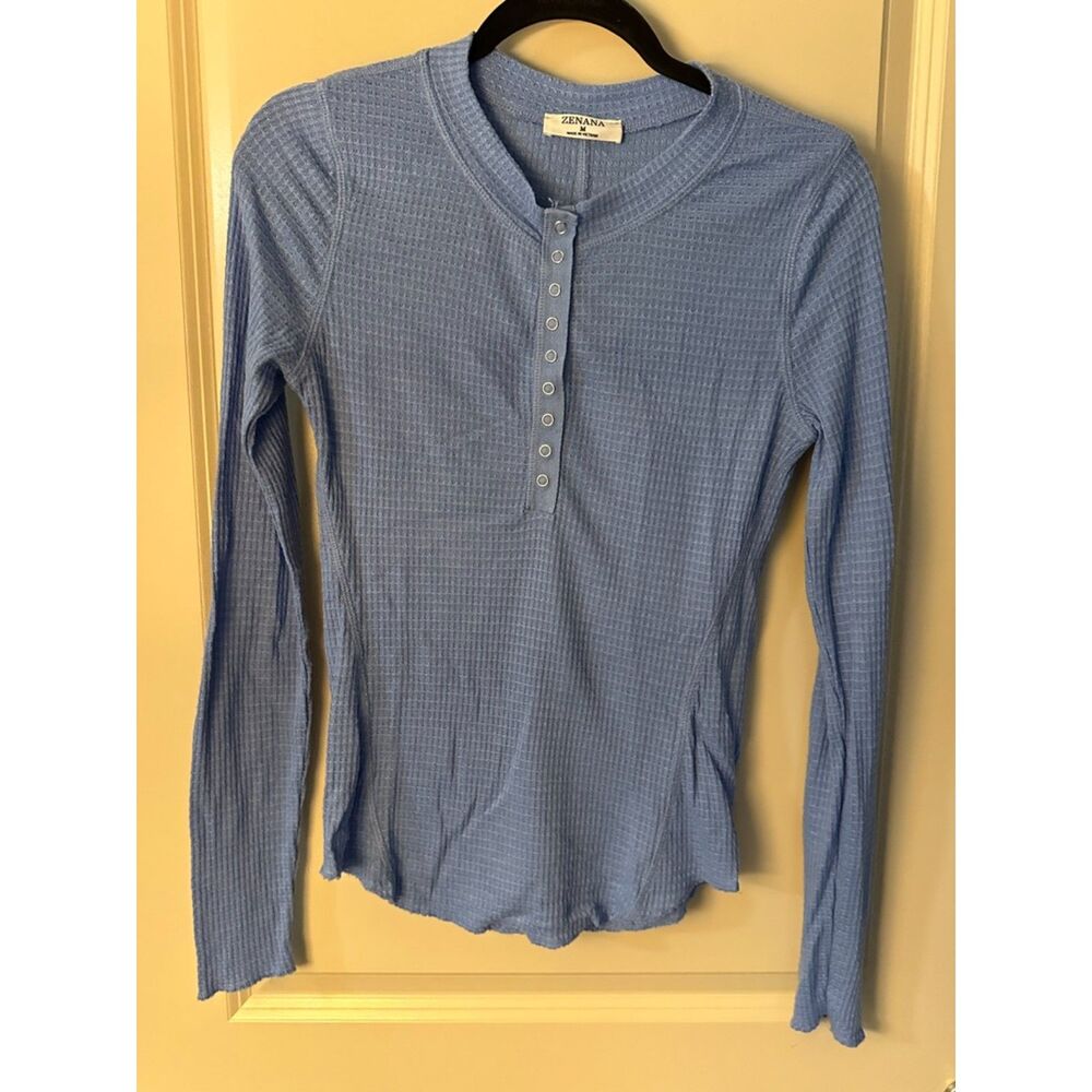 zenana periwinkle henley quarter button up long sleeve Women's Sz Med